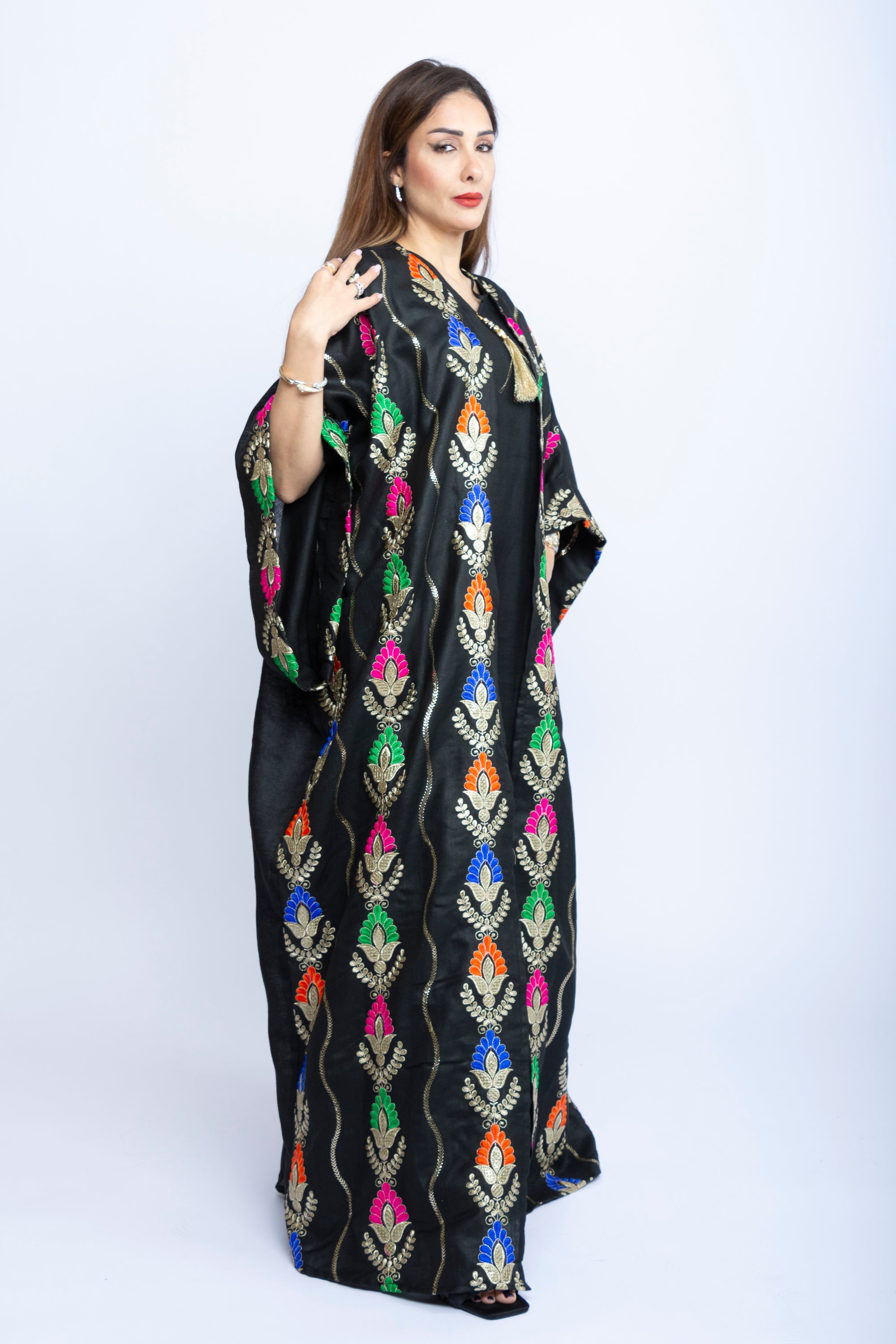 Black Linen Kuwaiti Set with Colorful Embroidered Bishit