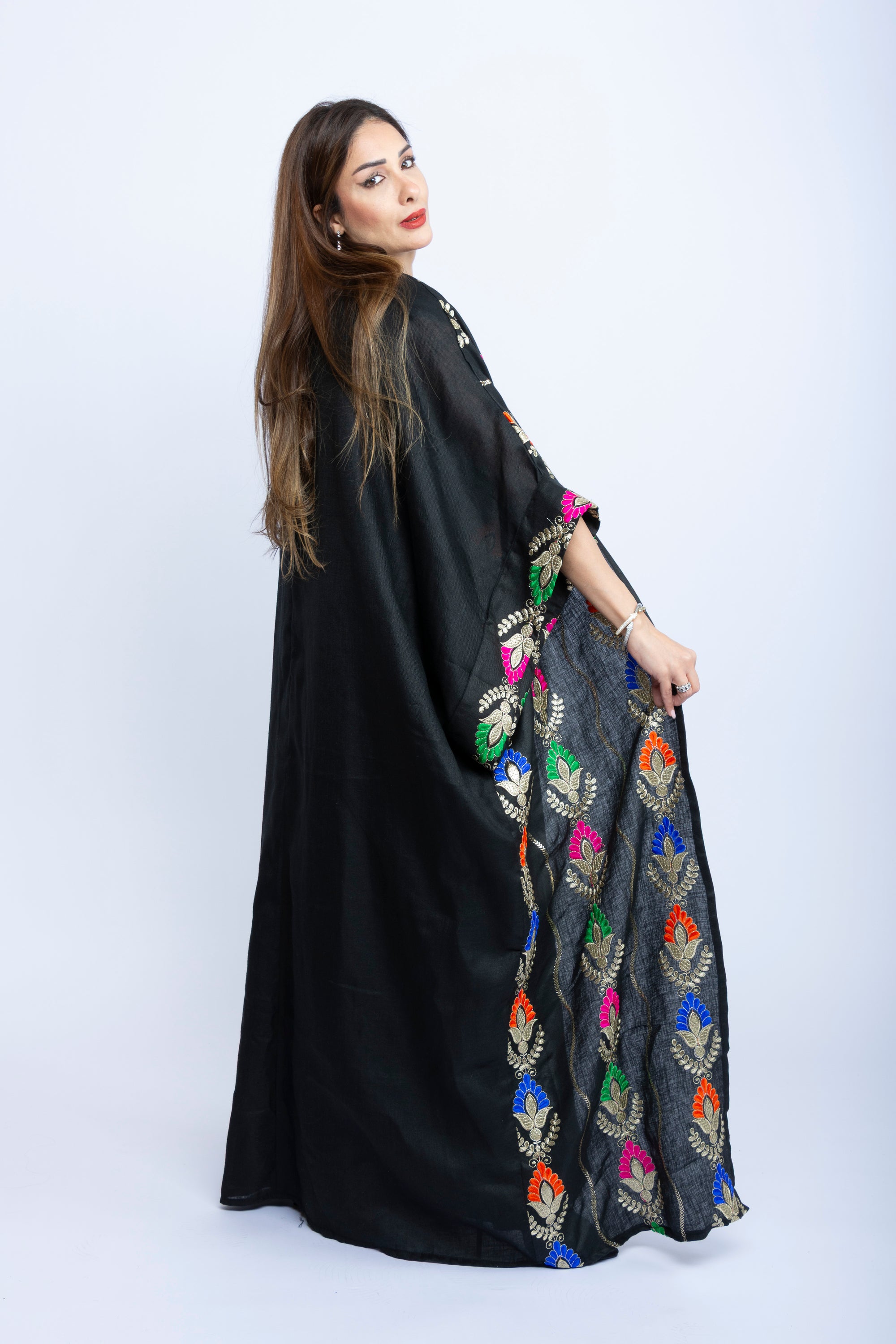 Black Linen Kuwaiti Set with Colorful Embroidered Bishit