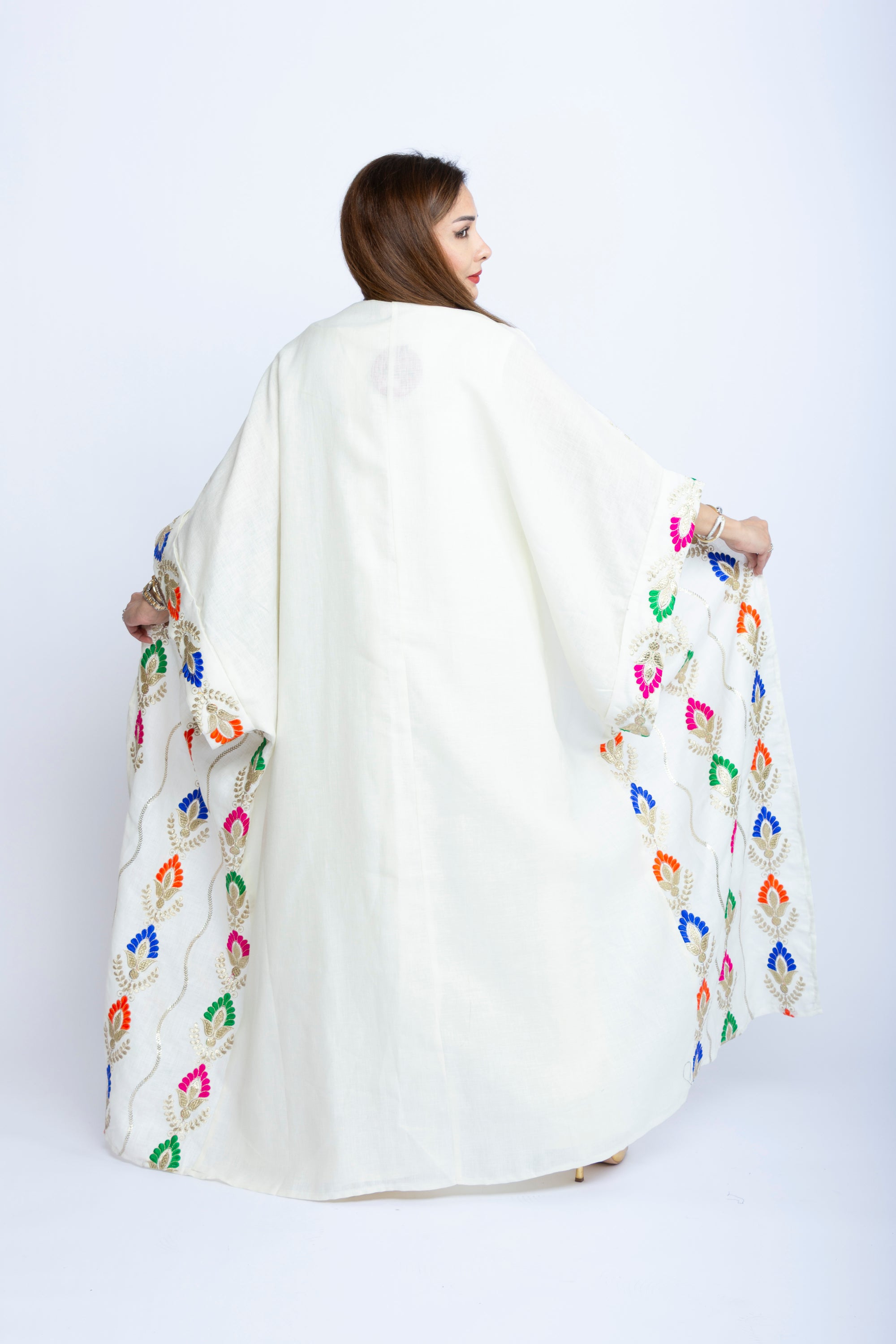 White Linen Kuwaiti Set with Colorful Embroidered Bishit