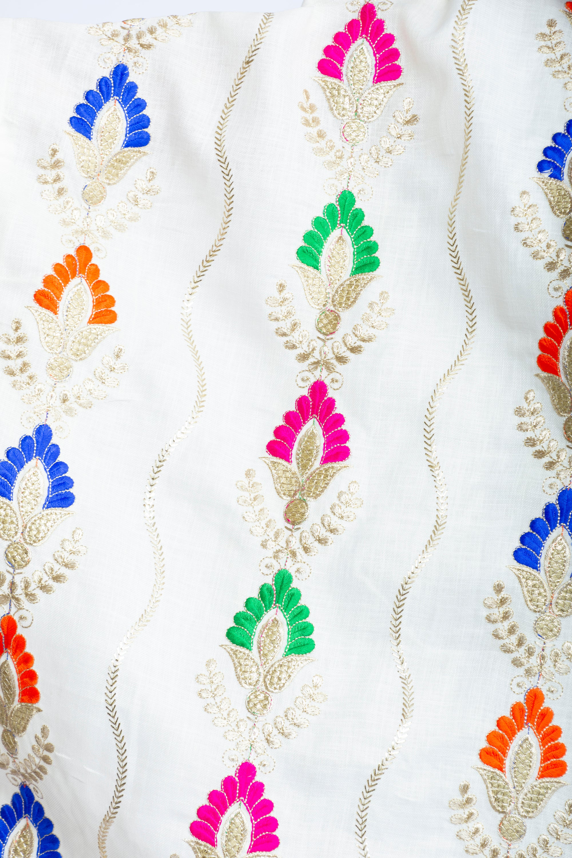 White Linen Kuwaiti Set with Colorful Embroidered Bishit