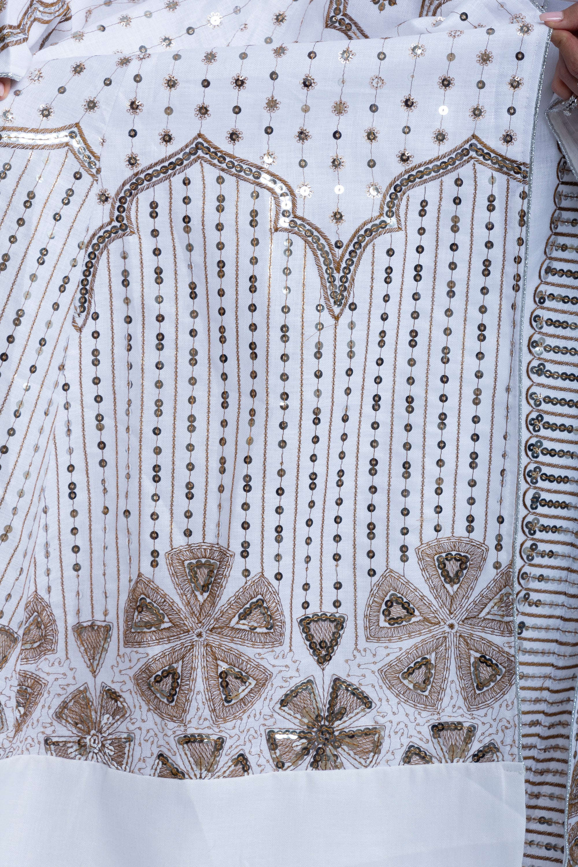 Kuwaiti Linen Kaftan with Silver Embroidery in White
