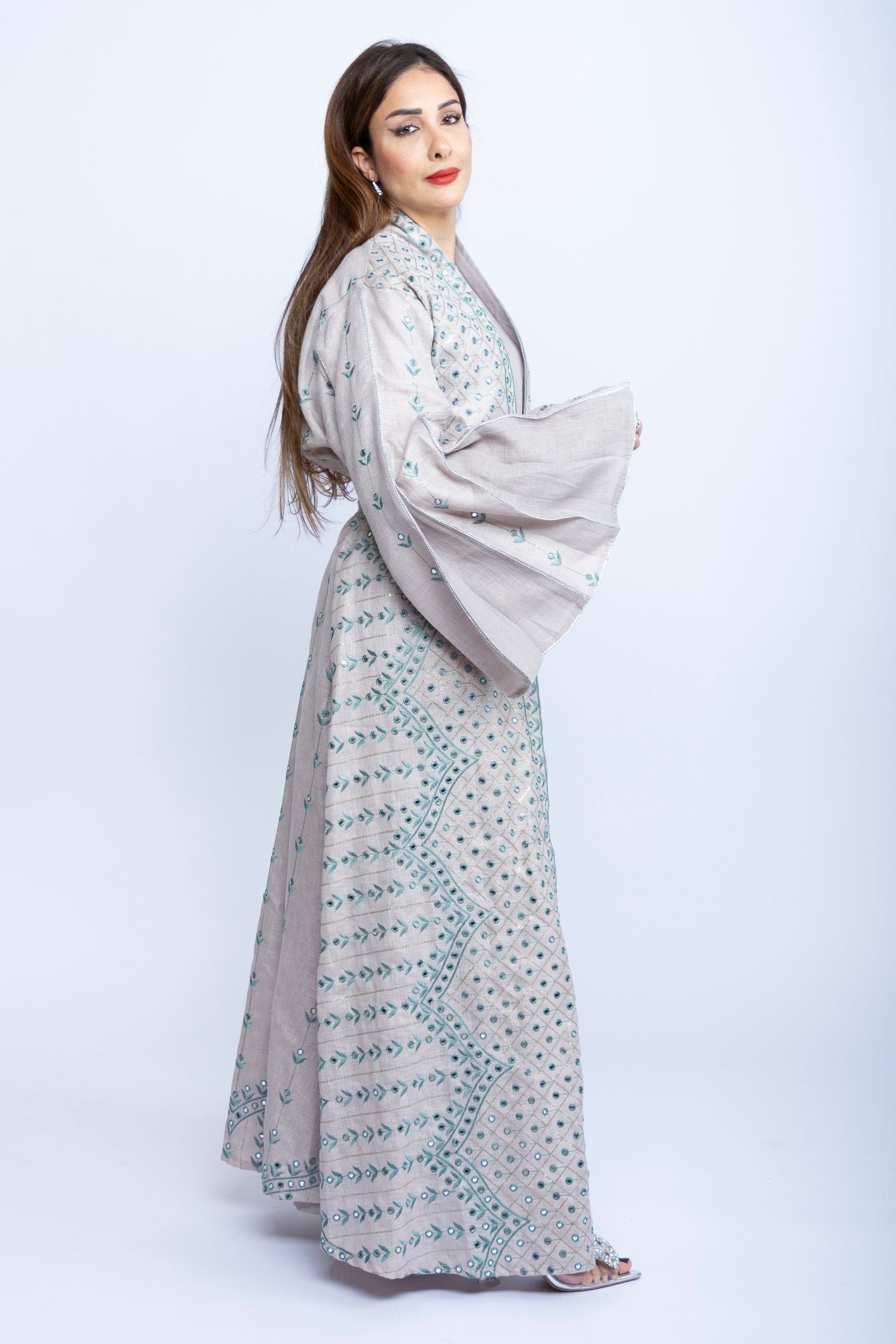 Light Purple Linen Kaftan with Turquoise Embroidery and Belt