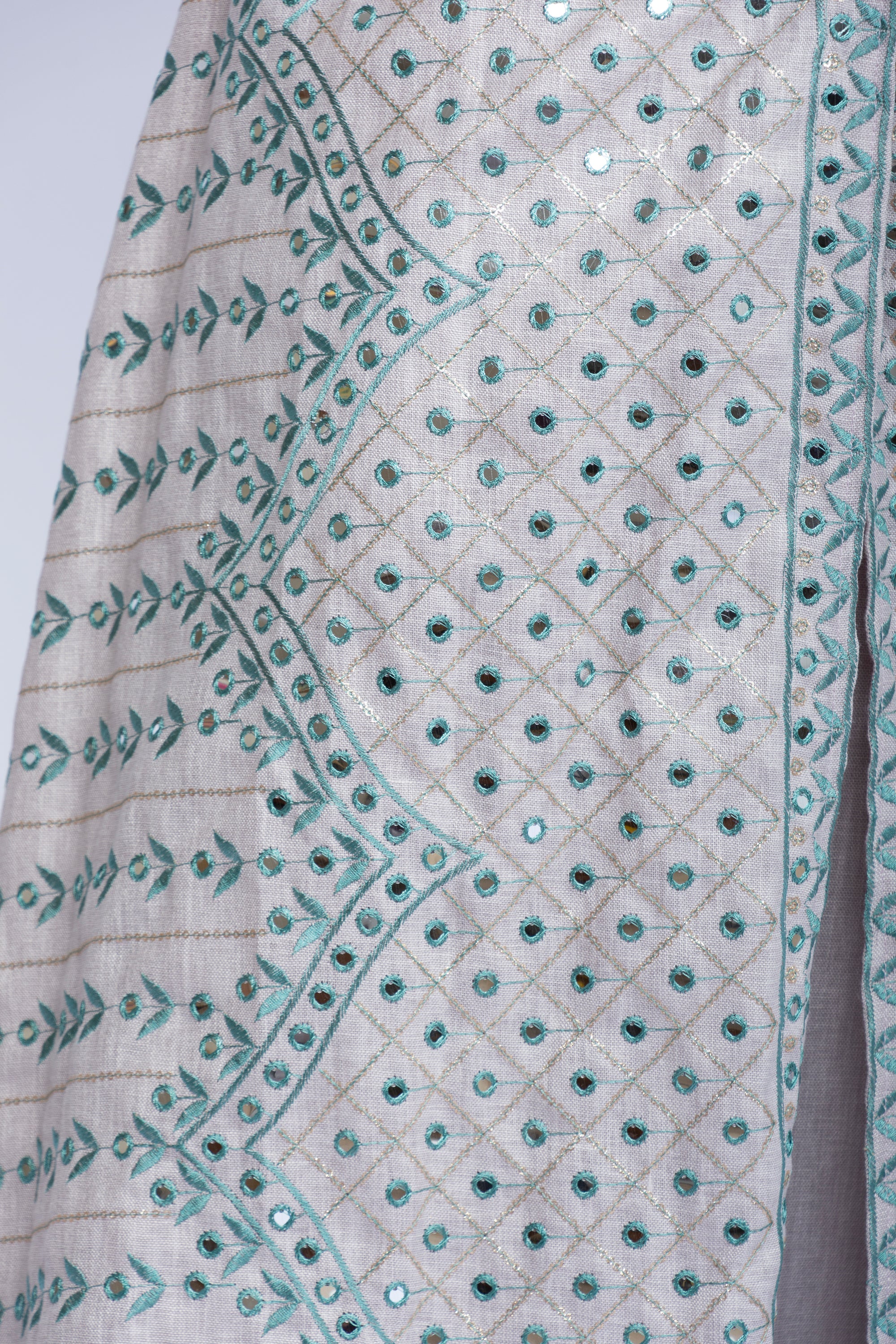 Light Purple Linen Kaftan with Turquoise Embroidery and Belt