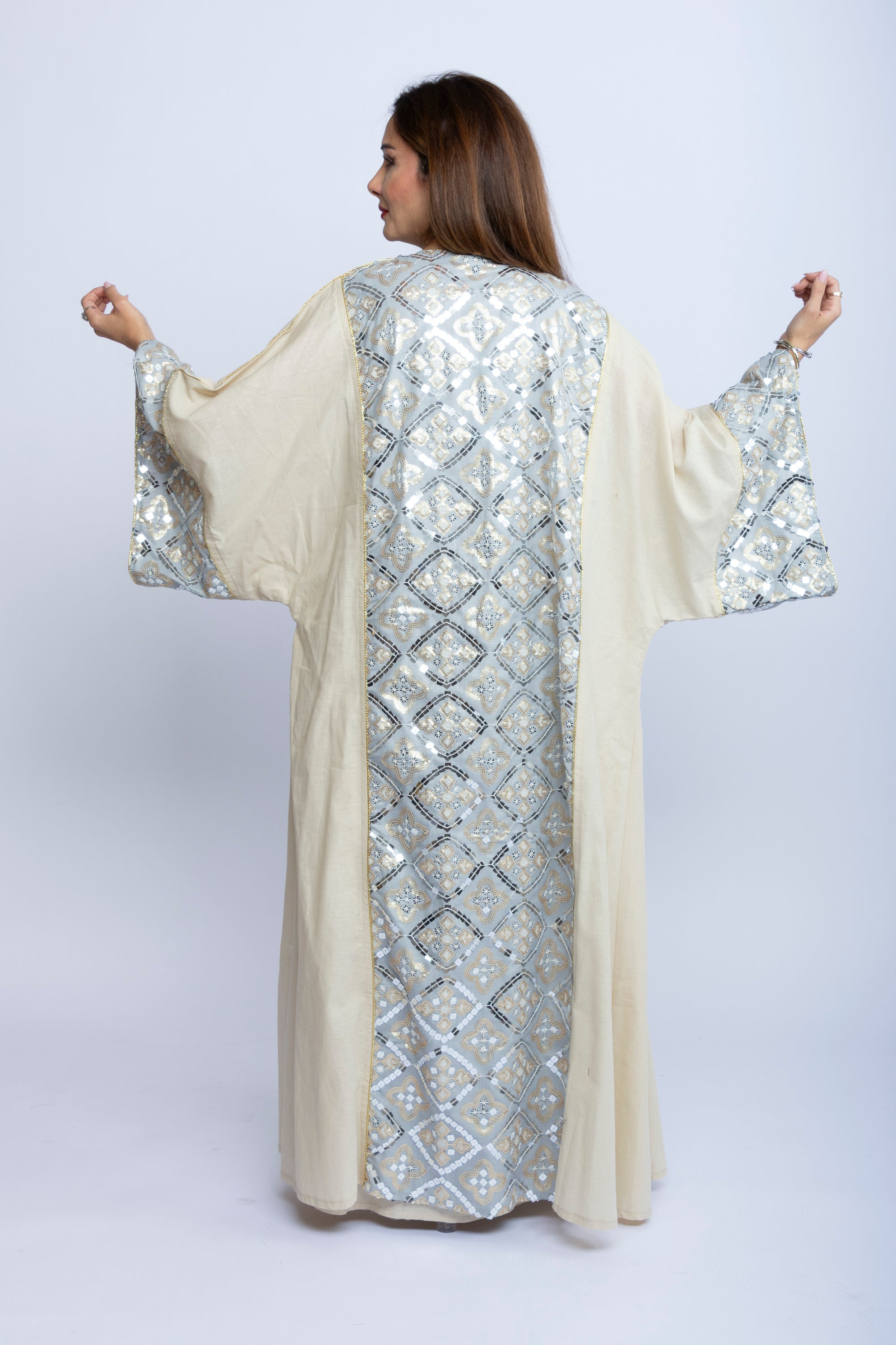 Beige Kuwaiti Two-Piece Set with Sequin Embroidery