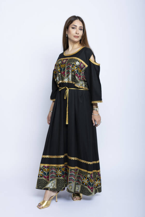 Noor Noir Kuwaiti Embroidered Dress - Image 5