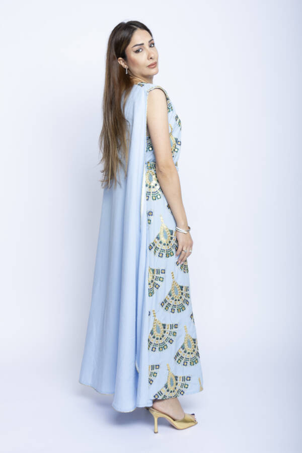 Sky Elegance Kuwaiti Cape Dress - Image 2