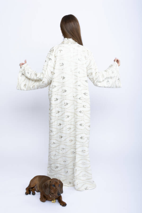 Ivory Radiance Kuwaiti Embroidered Kaftan - Image 3