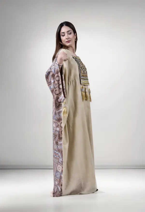 Dual Elegance Kuwaiti Double-Faced Dress - Image 4